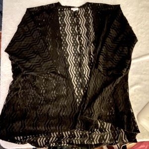 Black Lularoe Lindsey Kimono